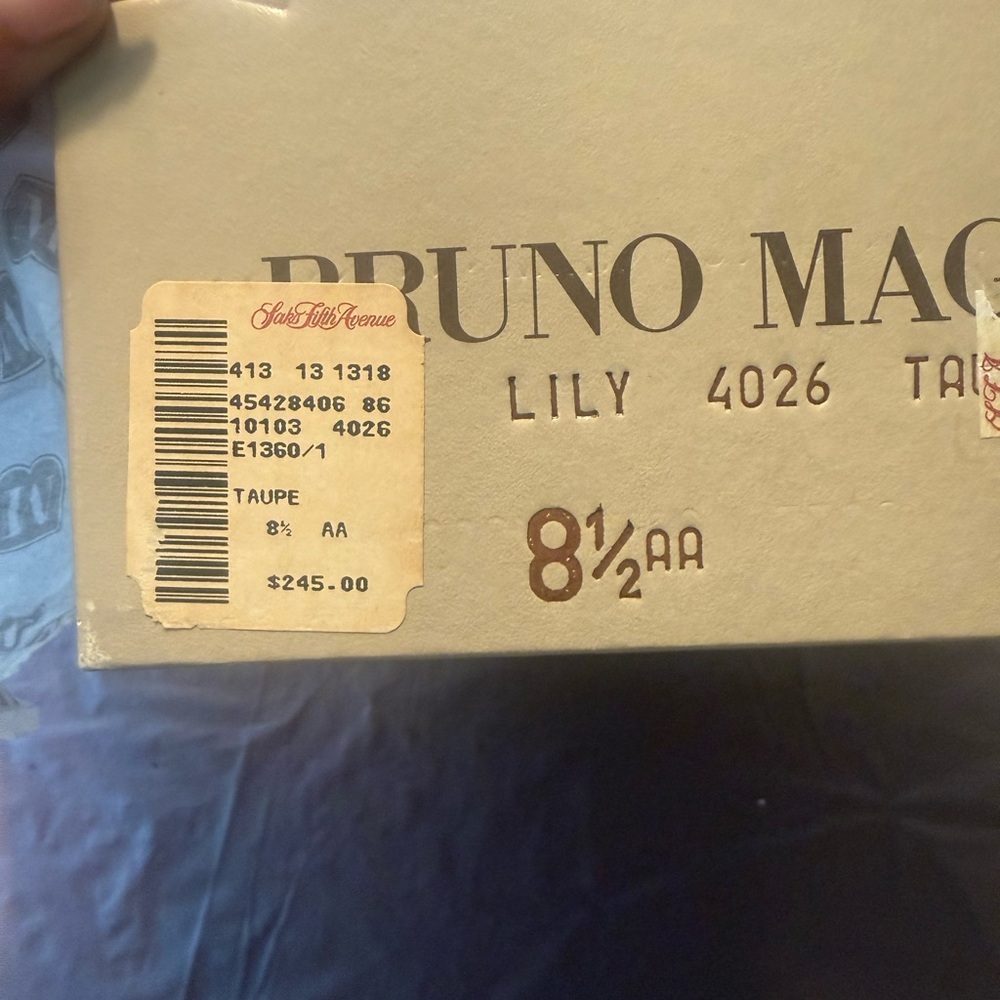 Bruno Magli Lily Taupe Slingback Peep-Toe Heels with Gold Accent Size 8 AA $245 - Picture 16 of 16